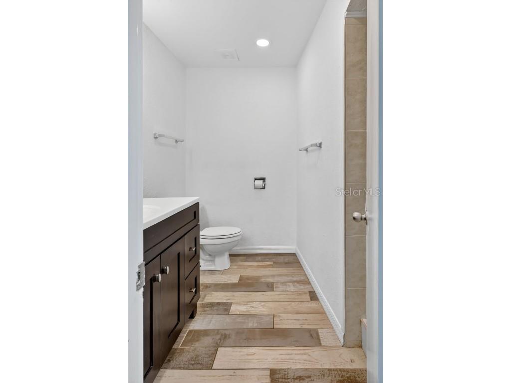 1884 Southpointe Drive Sarasota FL 34231 A4667273 image62