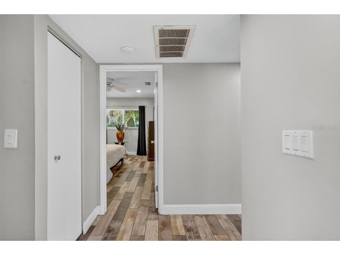 1884 Southpointe Drive Sarasota FL 34231 A4667273 image7