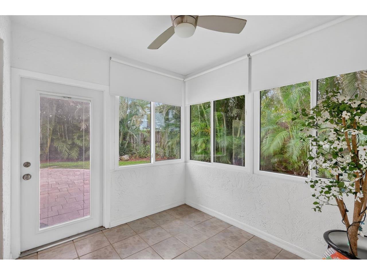 1884 Southpointe Drive Sarasota FL 34231 A4689980 image27