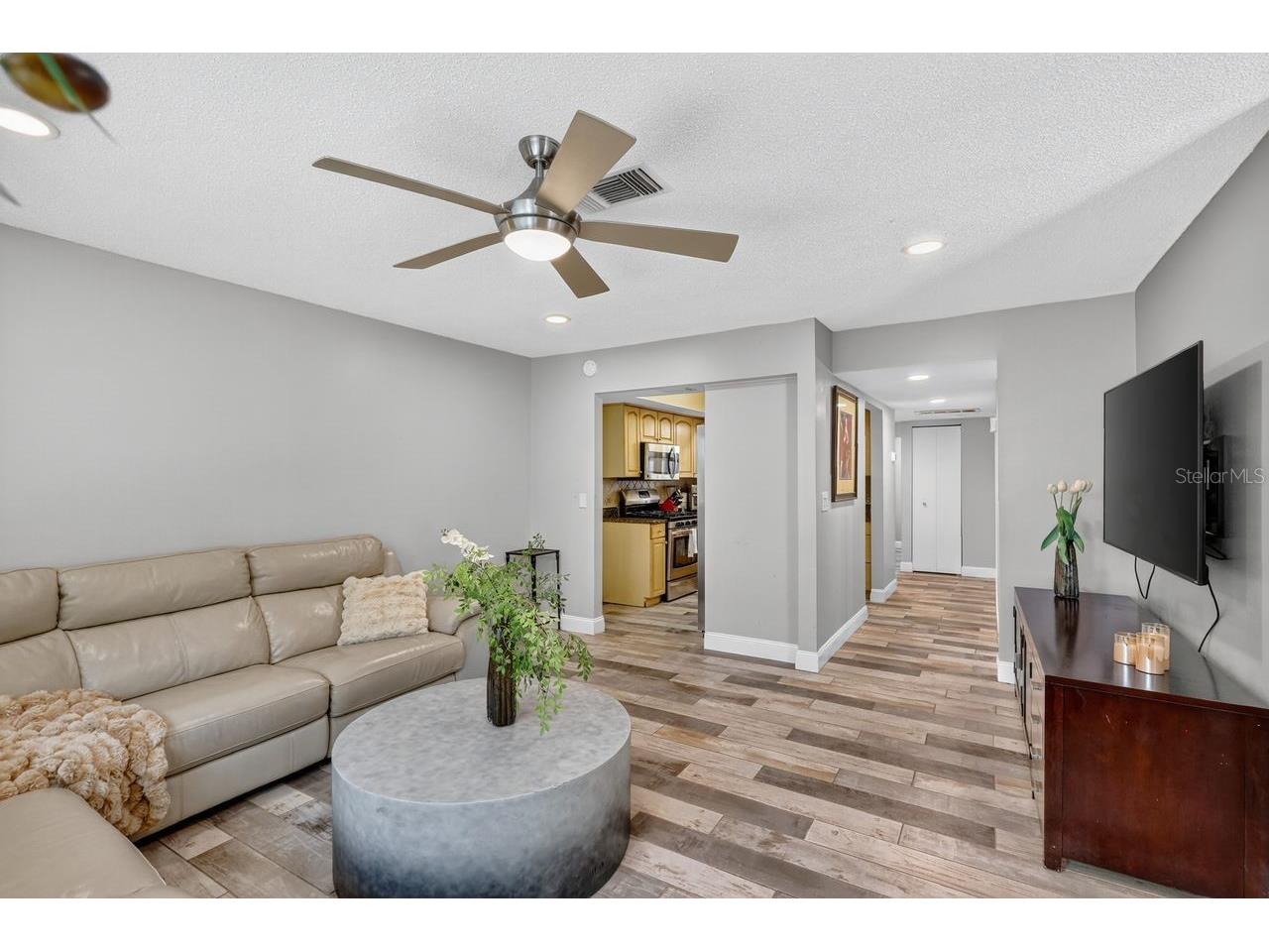 1884 Southpointe Drive Sarasota FL 34231 A4689980 image50