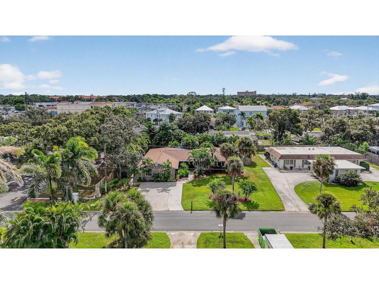 1884 Southpointe Drive Sarasota FL 34231 A4689980 image75