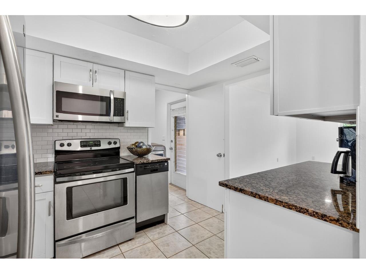 1884 Southpointe Drive Sarasota FL 34231 - SARASOTA BAY A4690446 image14