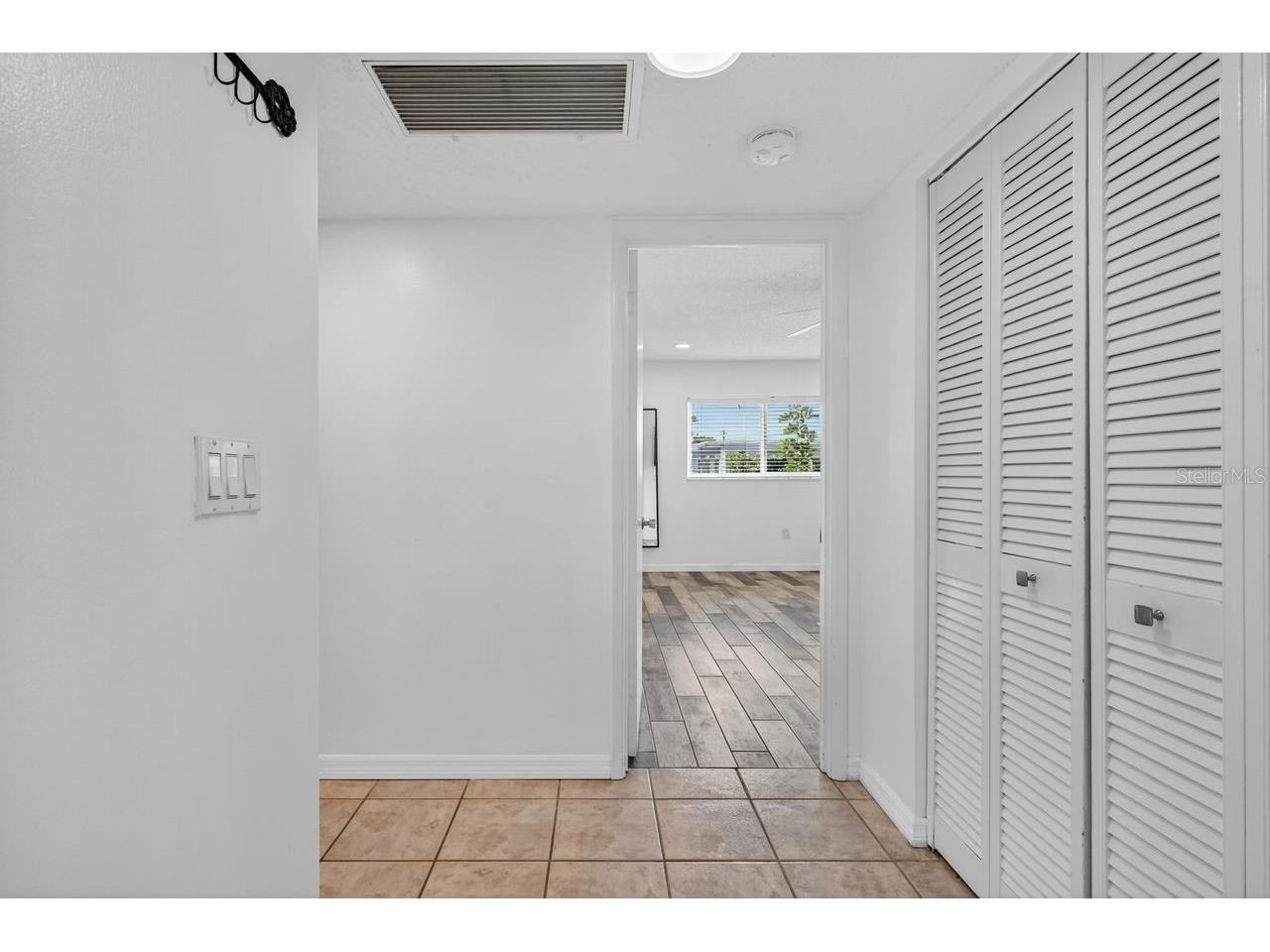 1884 Southpointe Drive Sarasota FL 34231 - SARASOTA BAY A4690446 image4