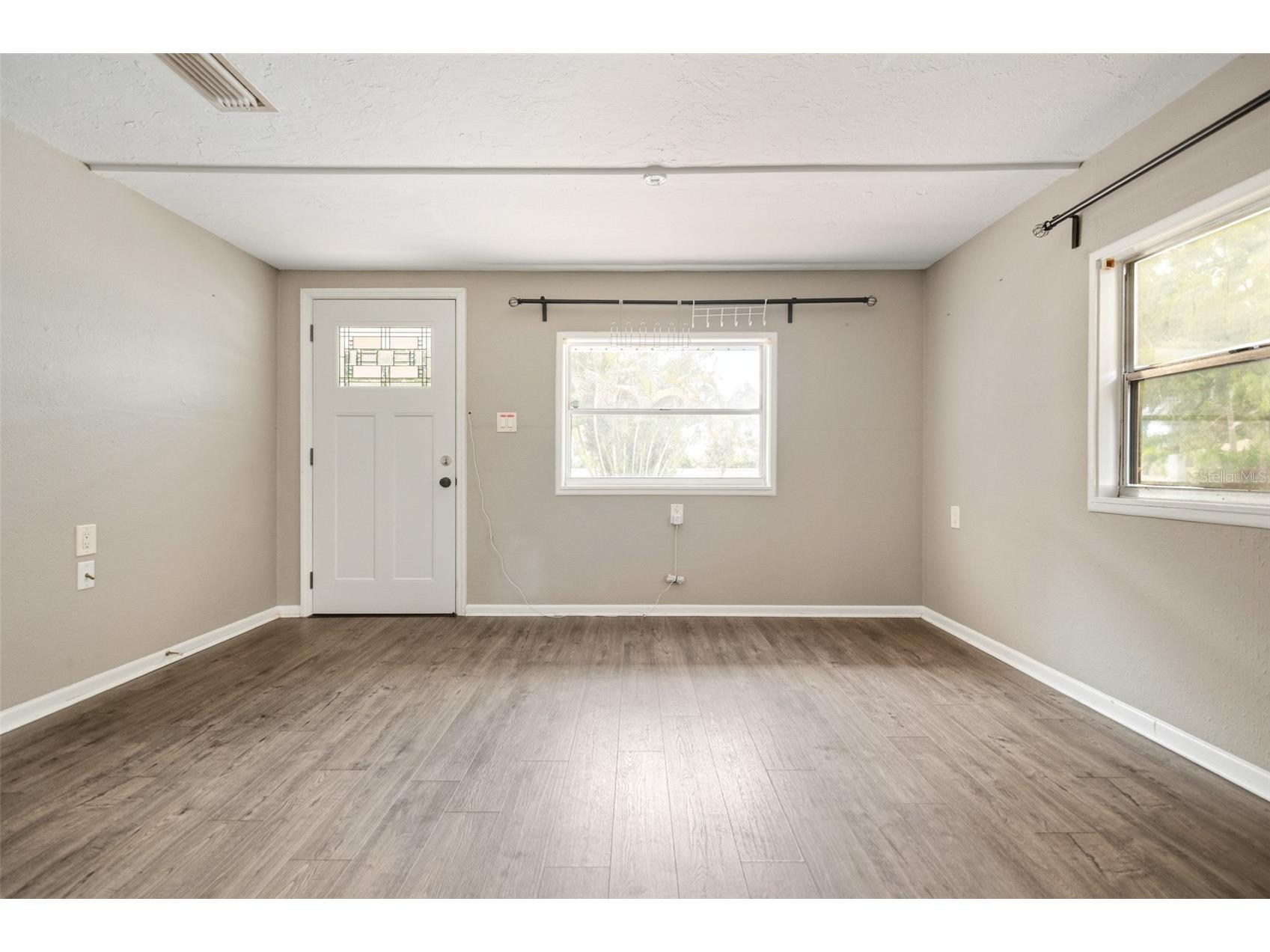 1885 Vamo Way Sarasota FL 34231 A4689397 image6