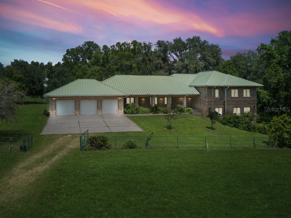 18850 Lake Iola (Spring Lake) Road Dade City FL 33523 W7854902 image1