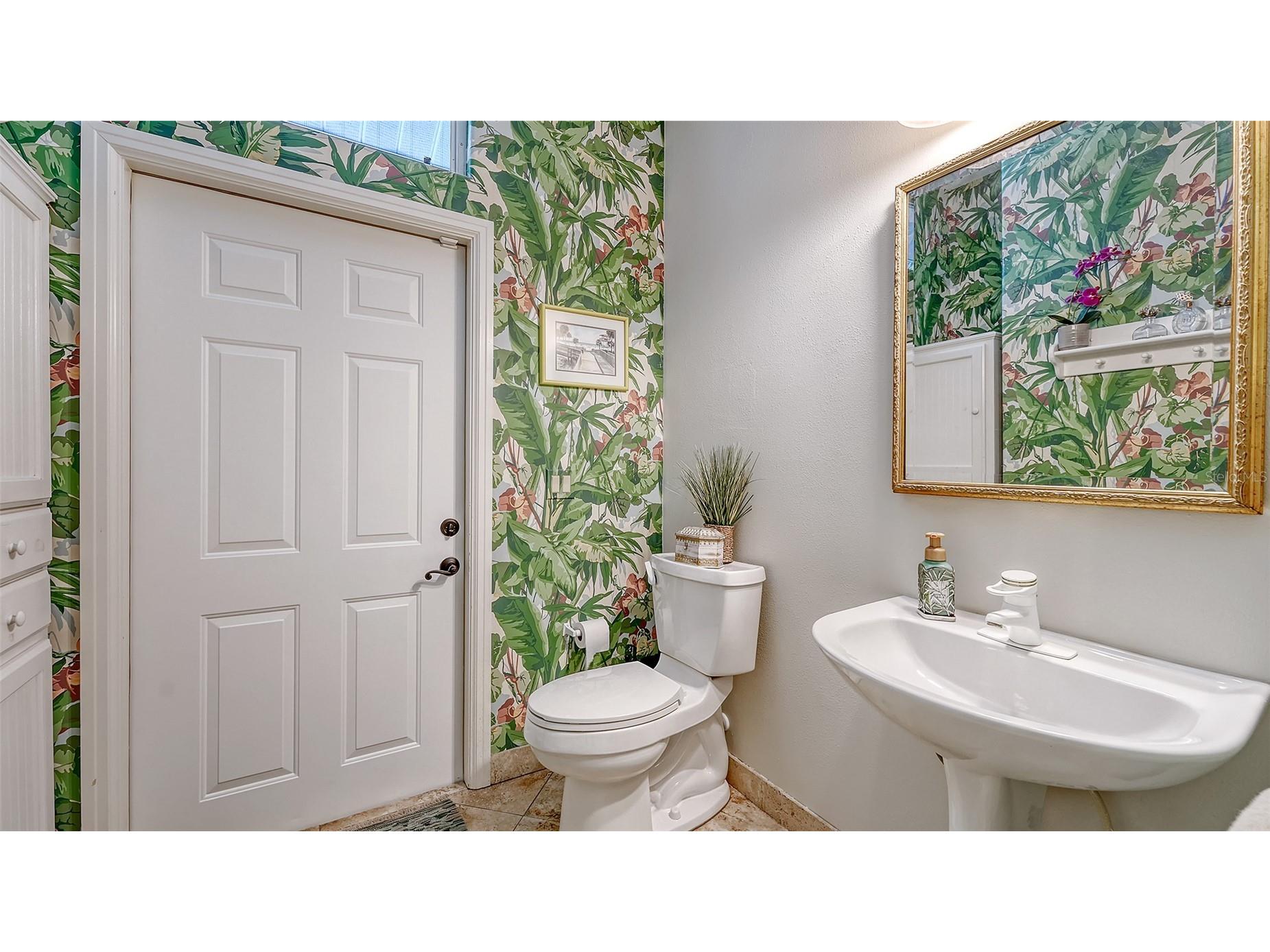 1887 Buccaneer Circle Sarasota FL 34231 A4668095 image25