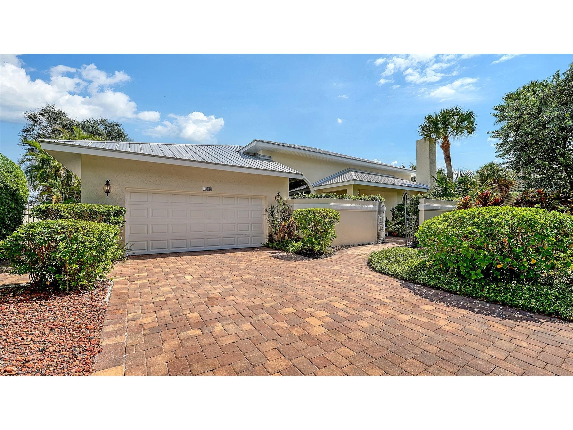 1887 Buccaneer Circle Sarasota FL 34231 A4668095 image4