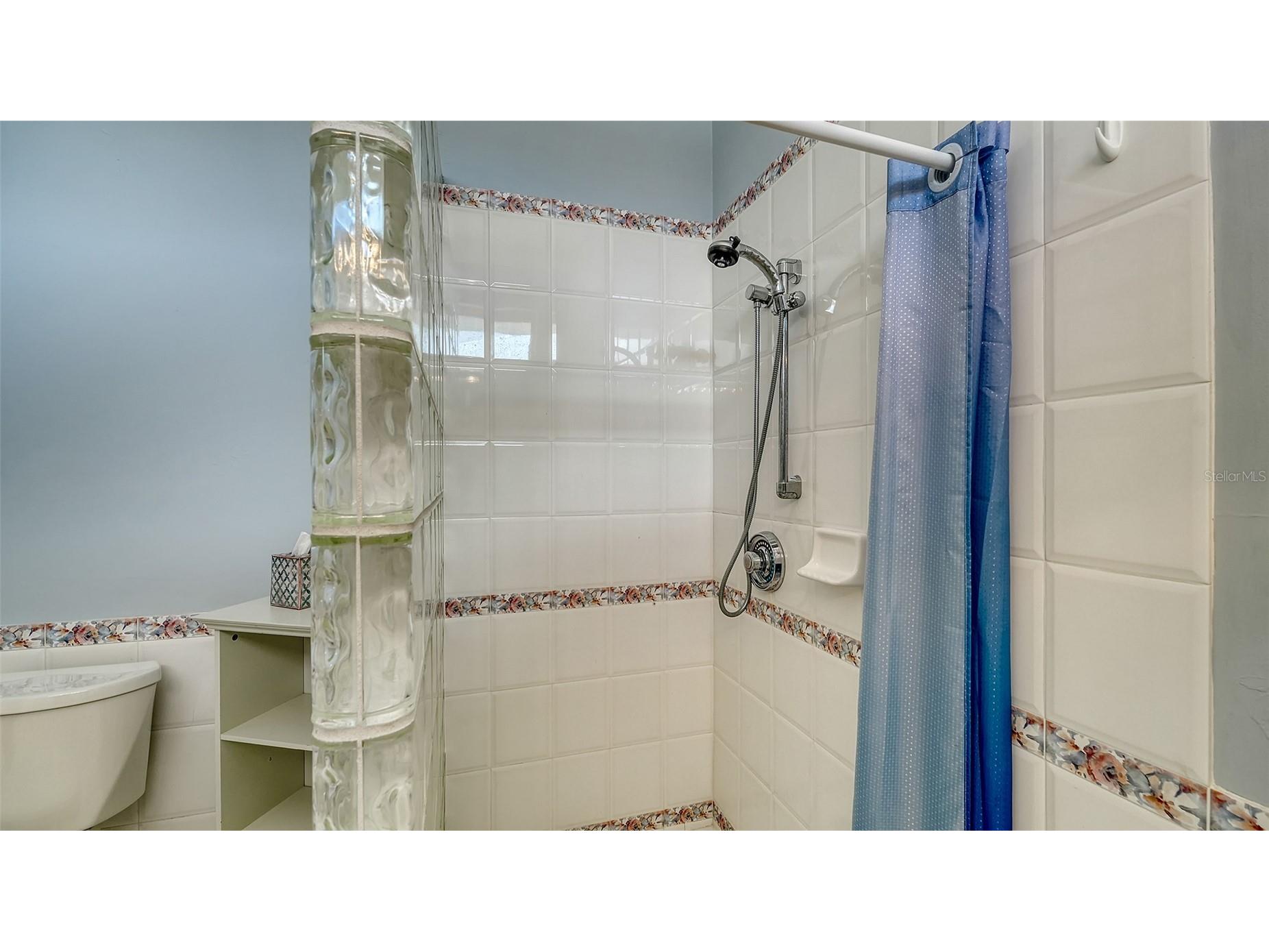 1887 Buccaneer Circle Sarasota FL 34231 A4668095 image43