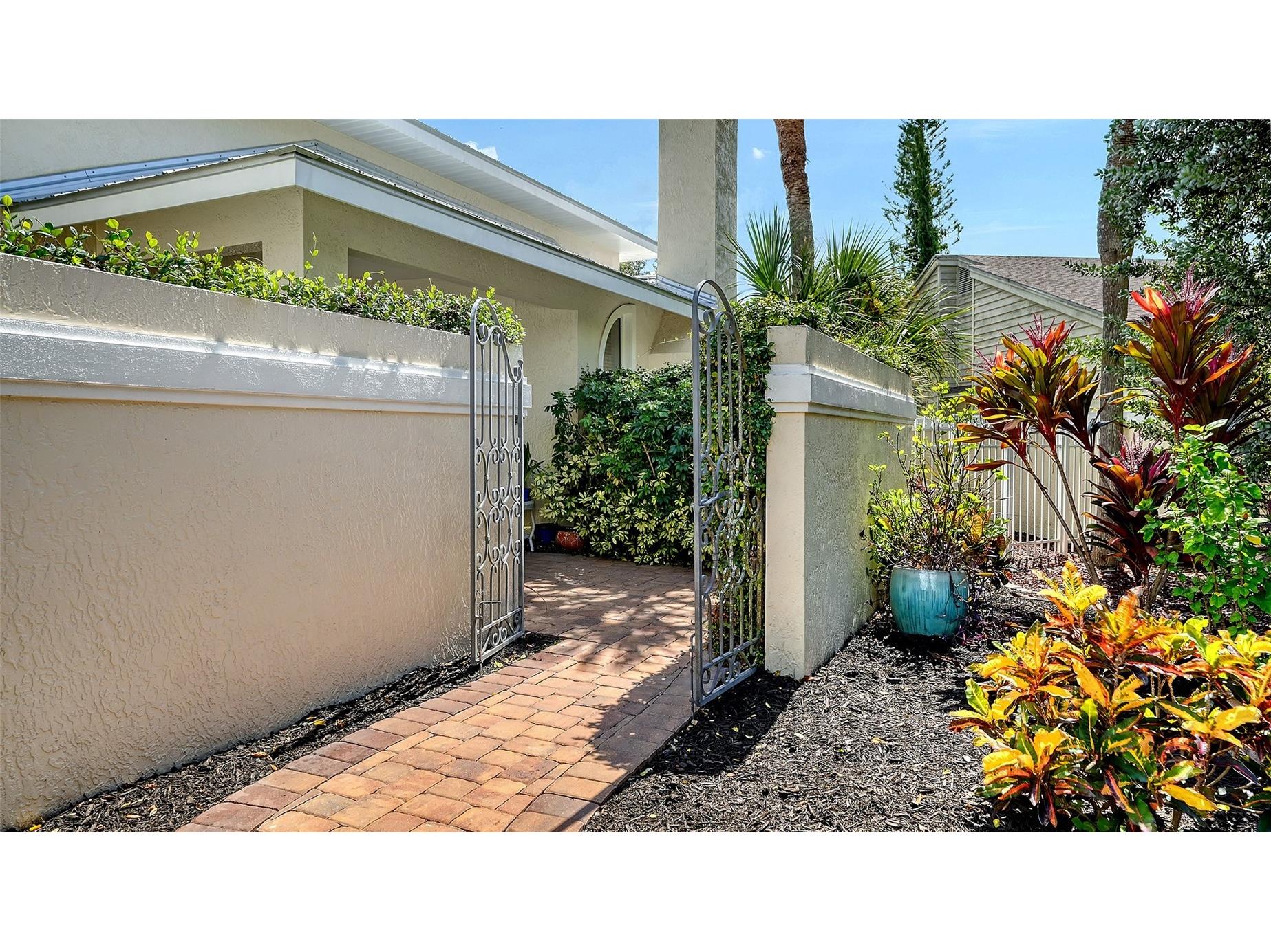 1887 Buccaneer Circle Sarasota FL 34231 A4668095 image5