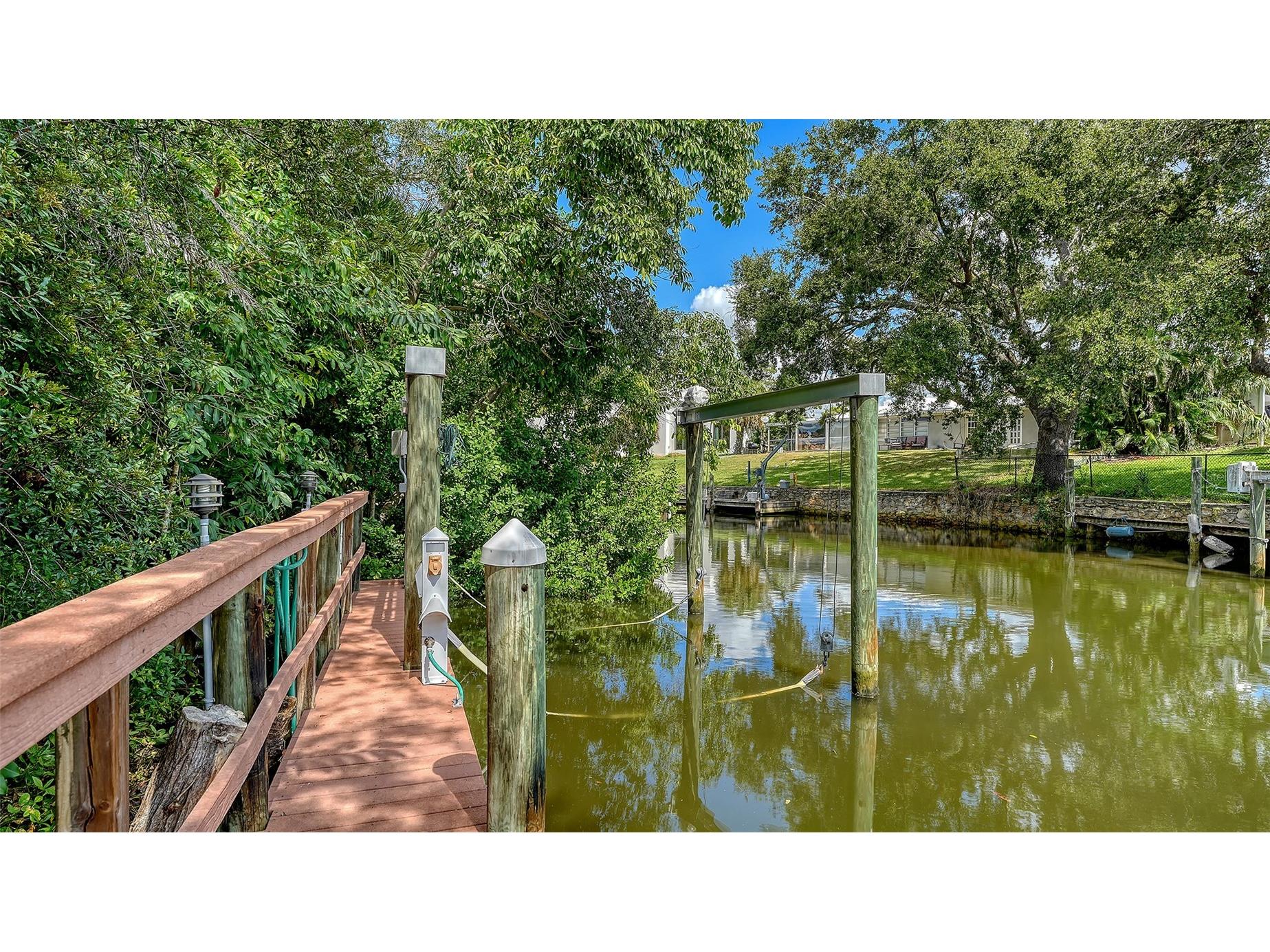 1887 Buccaneer Circle Sarasota FL 34231 A4668095 image56