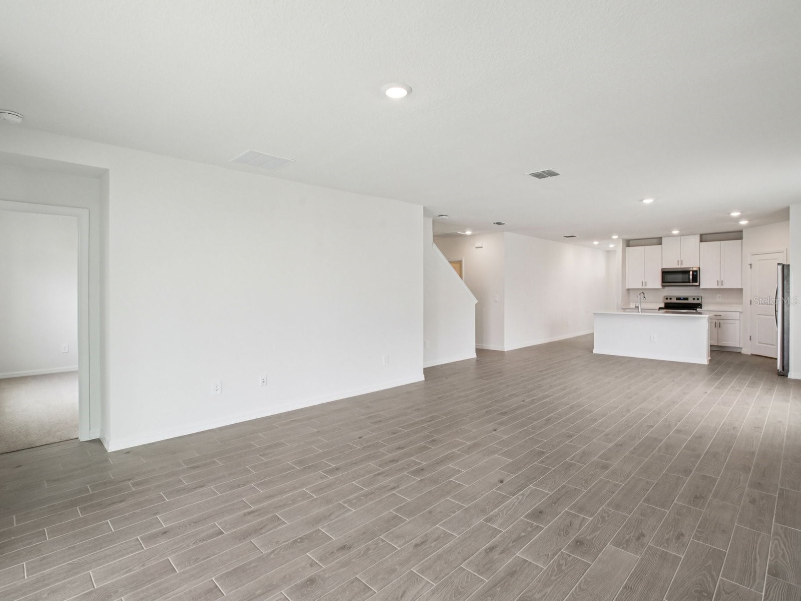1887 Draughton Drive Zephyrhills FL 33541 TB8480230 image4
