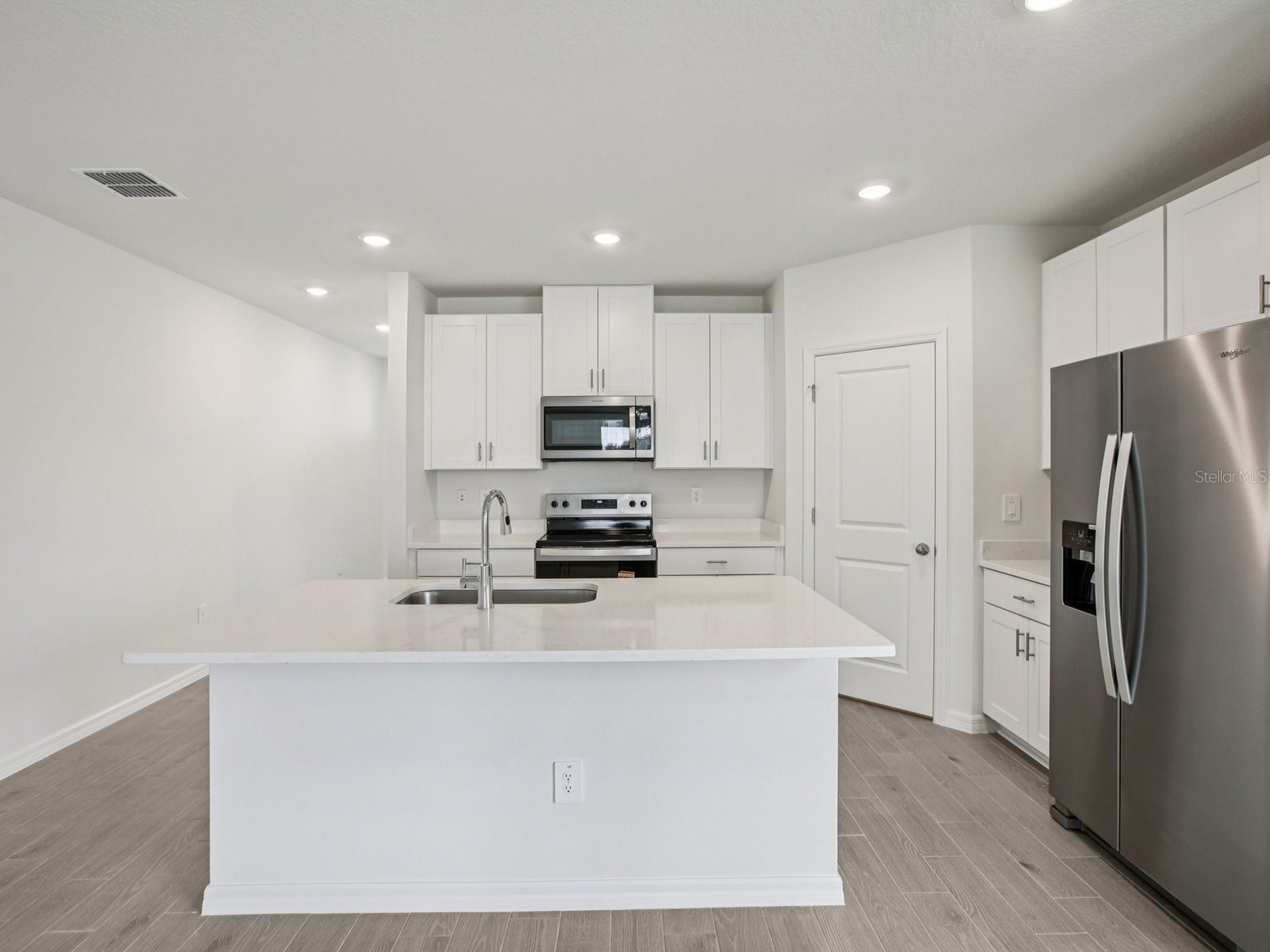 1887 Draughton Drive Zephyrhills FL 33541 TB8480230 image9