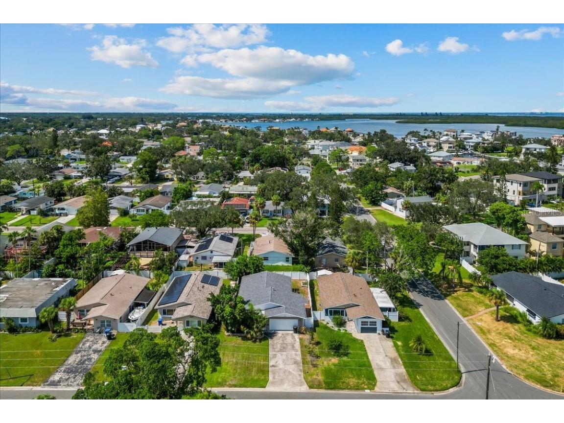 1889 Montana Avenue NE Saint Petersburg FL 33703 TB8430455 image16