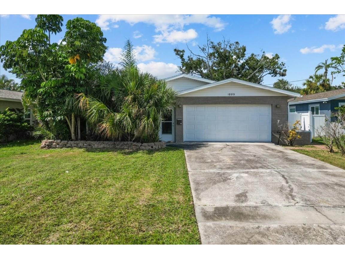 1889 Montana Avenue NE Saint Petersburg FL 33703 TB8430455 image2