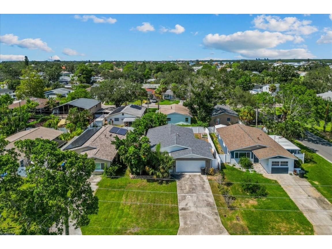 1889 Montana Avenue NE Saint Petersburg FL 33703 TB8430455 image3