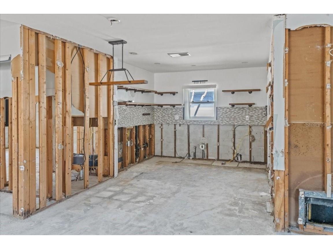 1889 Montana Avenue NE Saint Petersburg FL 33703 TB8430455 image8