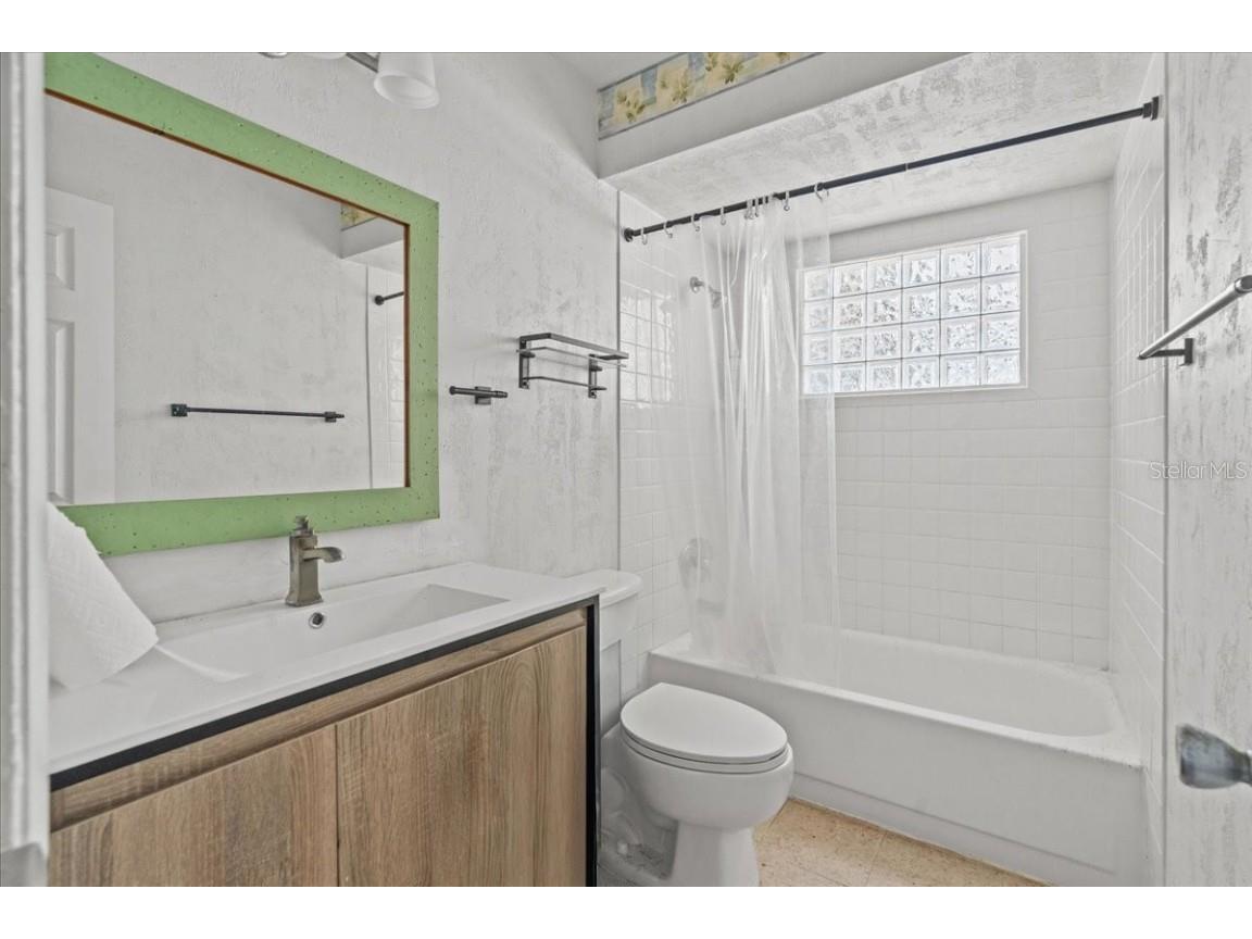 1889 Montana Avenue NE Saint Petersburg FL 33703 TB8430455 image9