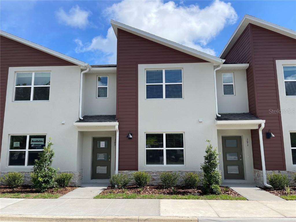 189 E Warren Avenue Longwood FL 32750 O6113013 image1