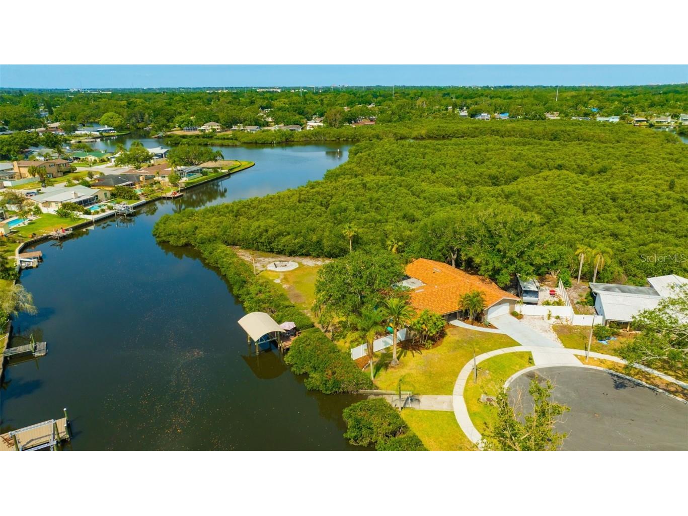 1890 Wateroak Drive W Clearwater FL 33764 - ALLEN'S CREEK TB8383871 image1