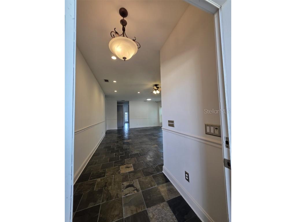 1892 White Avenue Orlando FL 32806 O6361463 image8