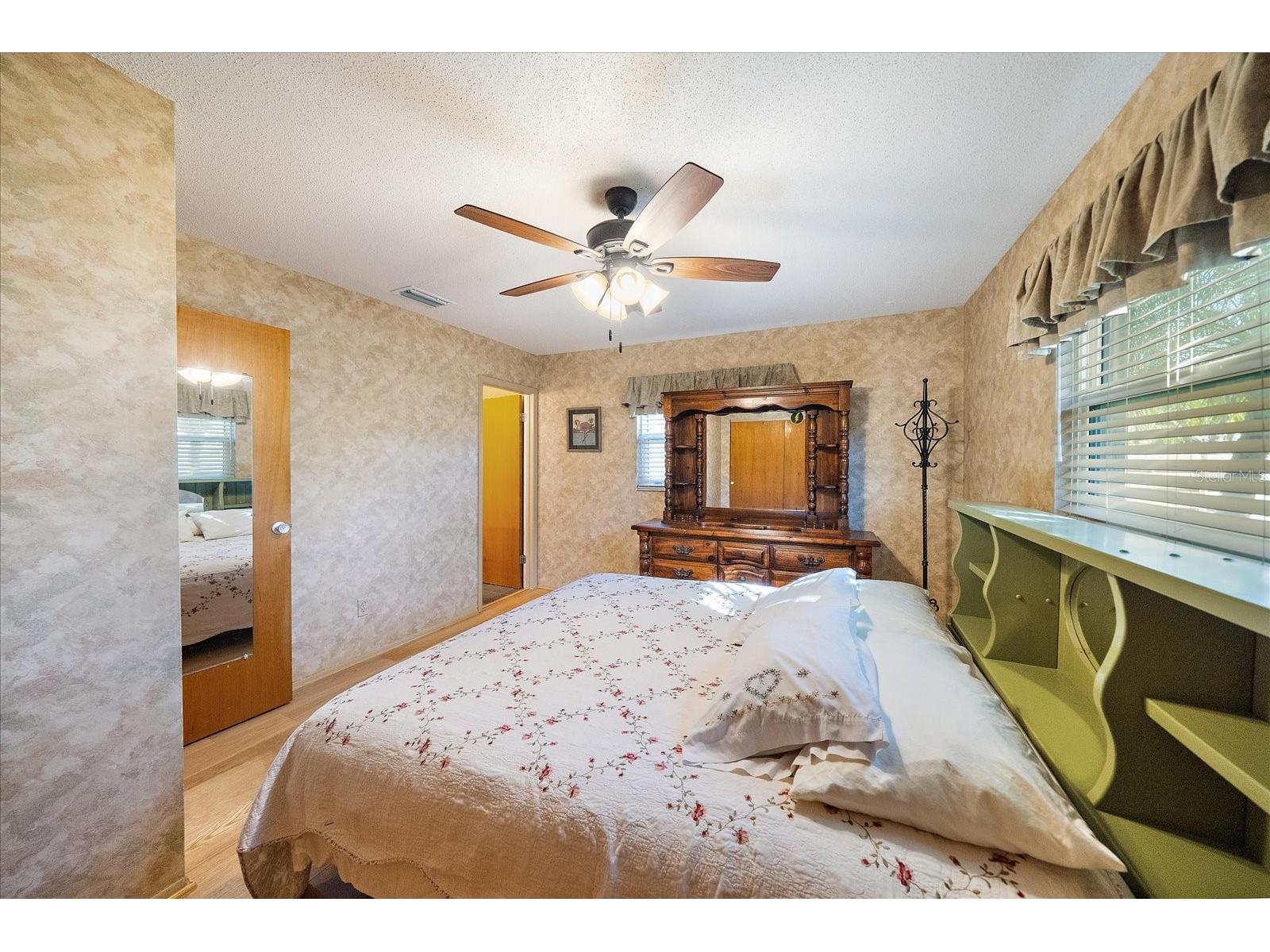 1893 Rita Street Sarasota FL 34231 A4678772 image48