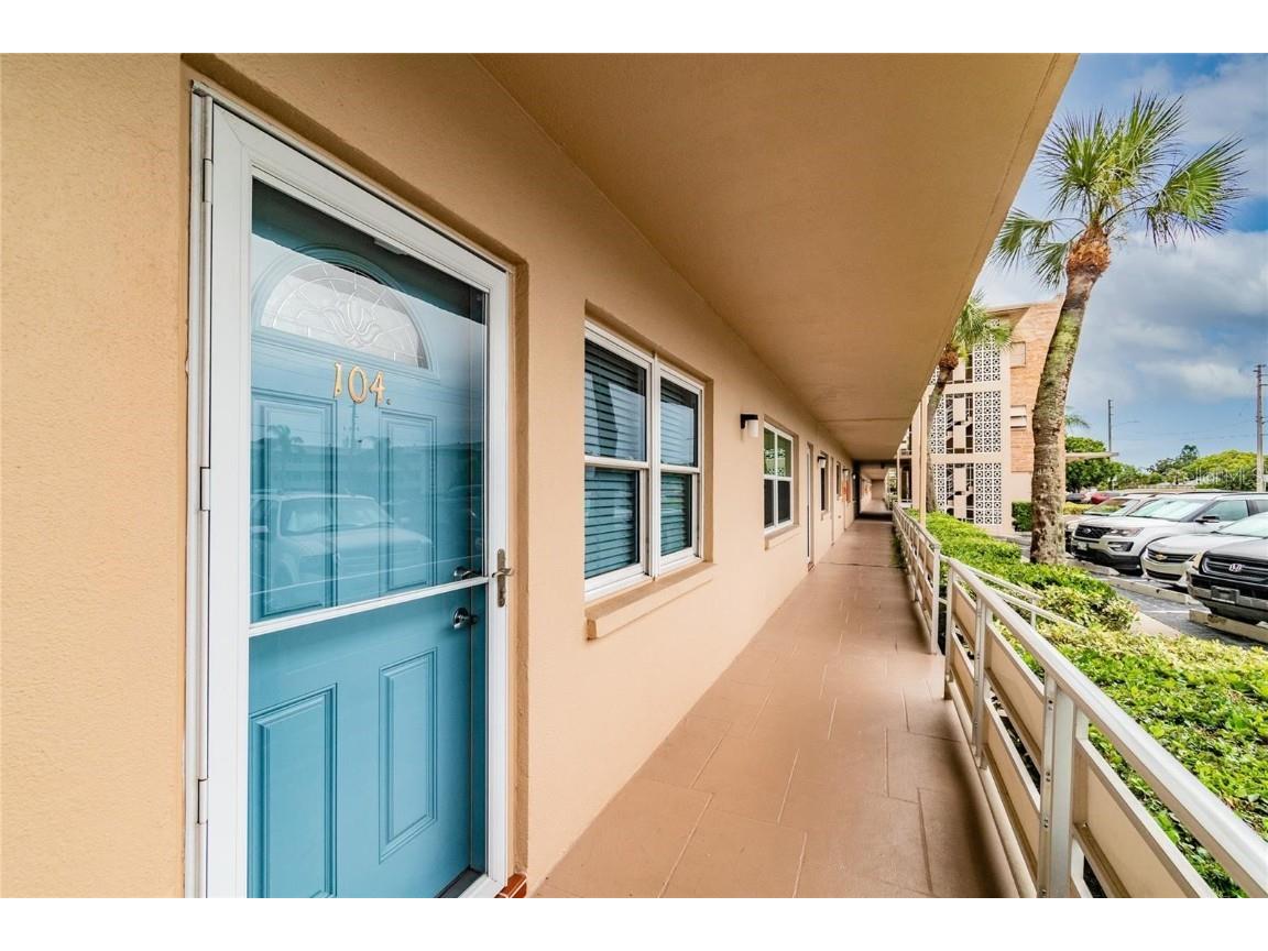 1893 Shore Drive S #104 South Pasadena FL 33707 - BOCA CIEGA AQUATIC PRESERVE T3460924 image1