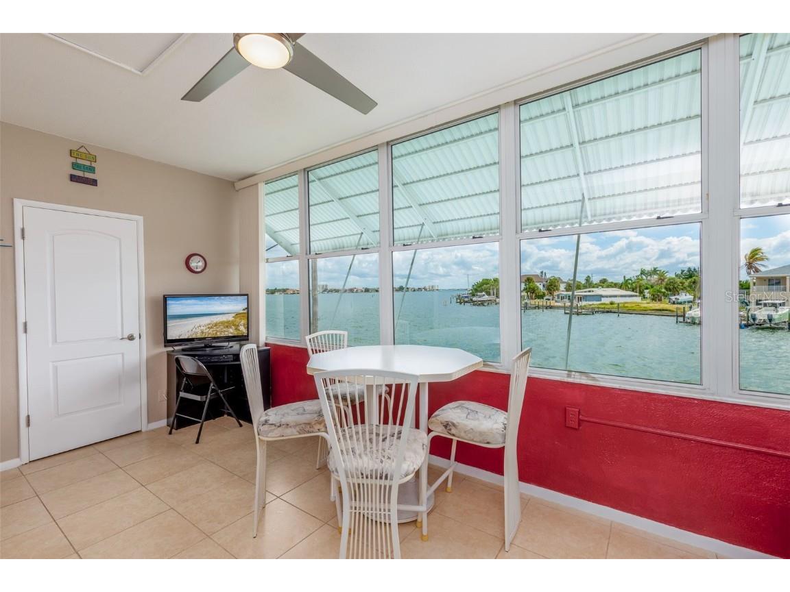 1893 Shore Drive S #203 South Pasadena FL 33707 TB8436432 image3