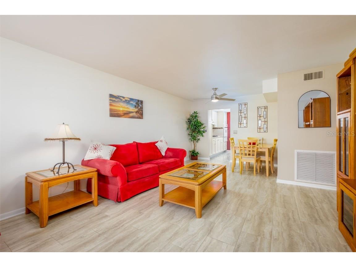 1893 Shore Drive S #203 South Pasadena FL 33707 TB8436432 image4