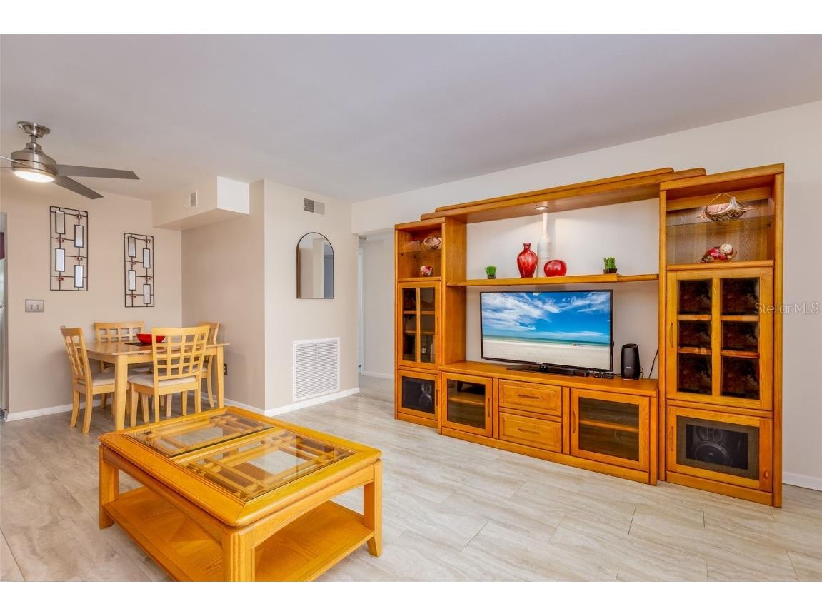 1893 Shore Drive S #203 South Pasadena FL 33707 TB8436432 image5