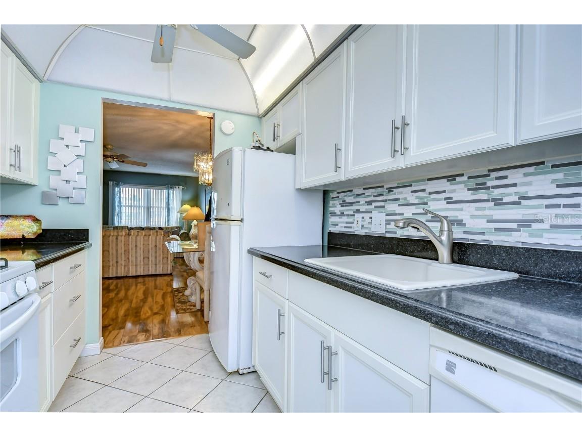 1893 Shore Drive S #206 South Pasadena FL 33707 - BOCA CIEGA U8255019 image15