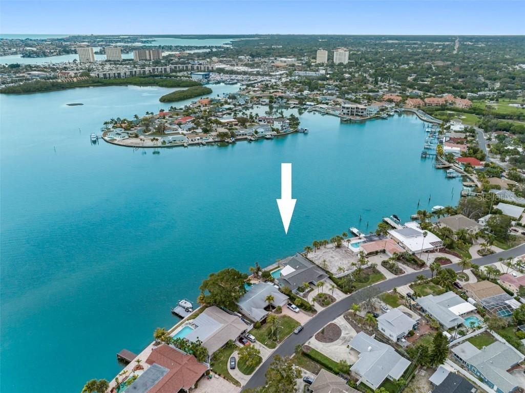 1894 Dolphin Boulevard S Saint Petersburg FL 33707 U8225952 image1