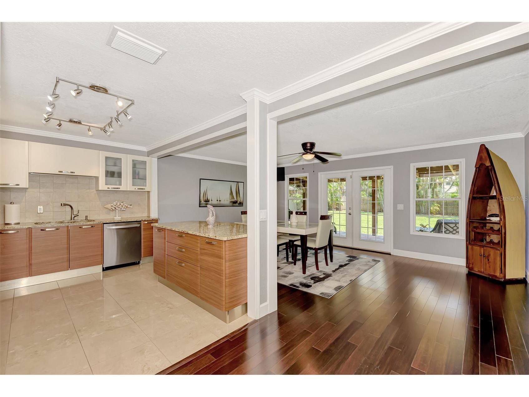 1894 Loma Linda Street Sarasota FL 34239 A4690884 image10