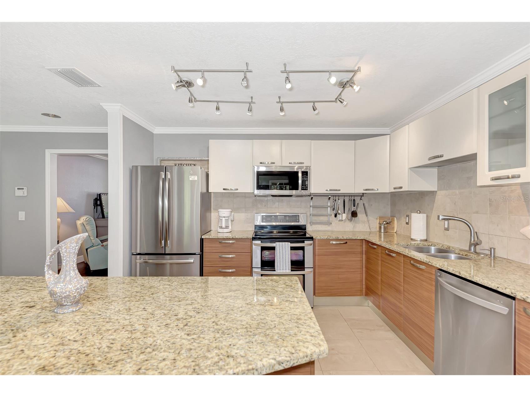 1894 Loma Linda Street Sarasota FL 34239 A4690884 image18