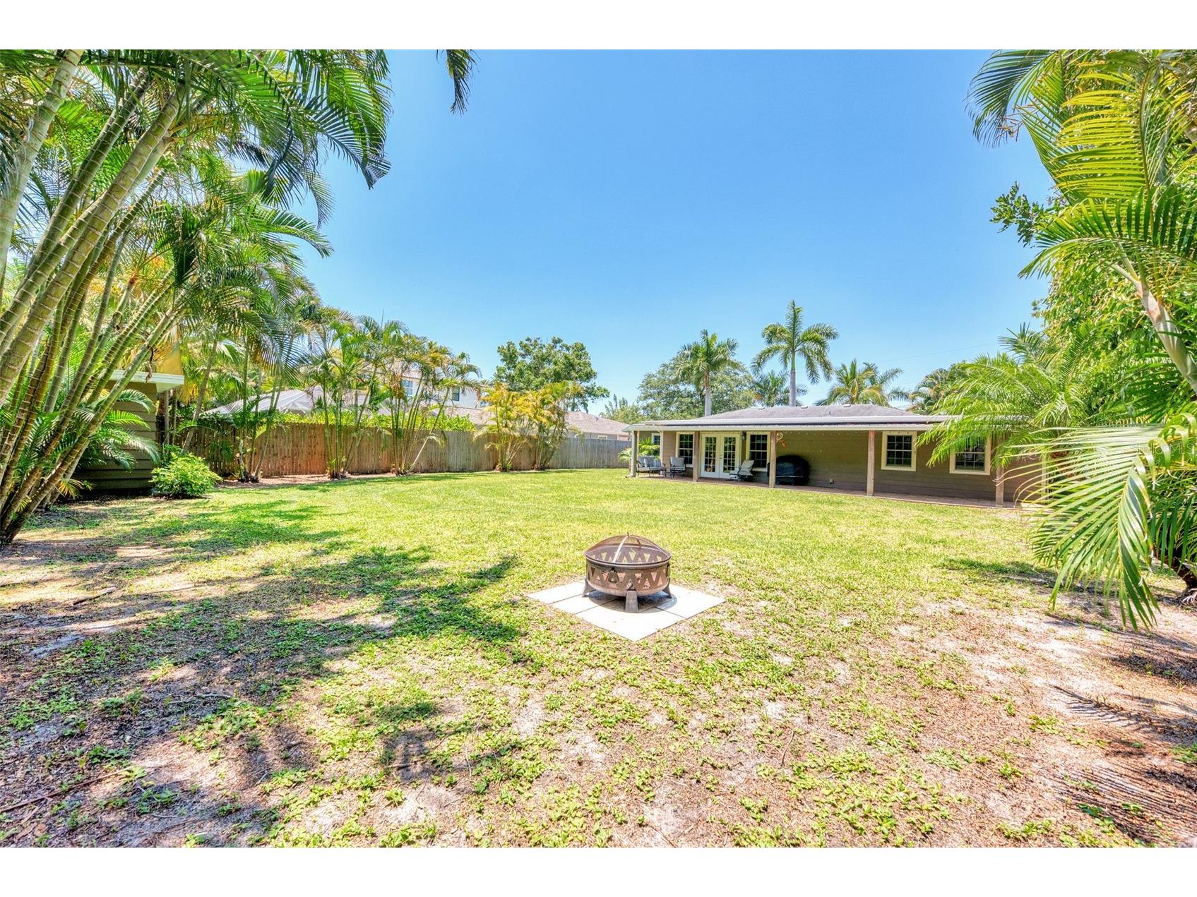 1894 Loma Linda Street Sarasota FL 34239 A4690884 image35