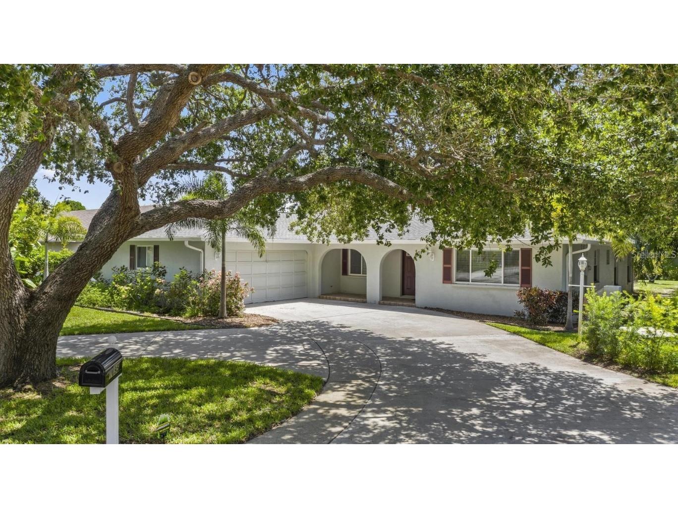 1895 Buccaneer Circle Sarasota FL 34231 A4670129 image1