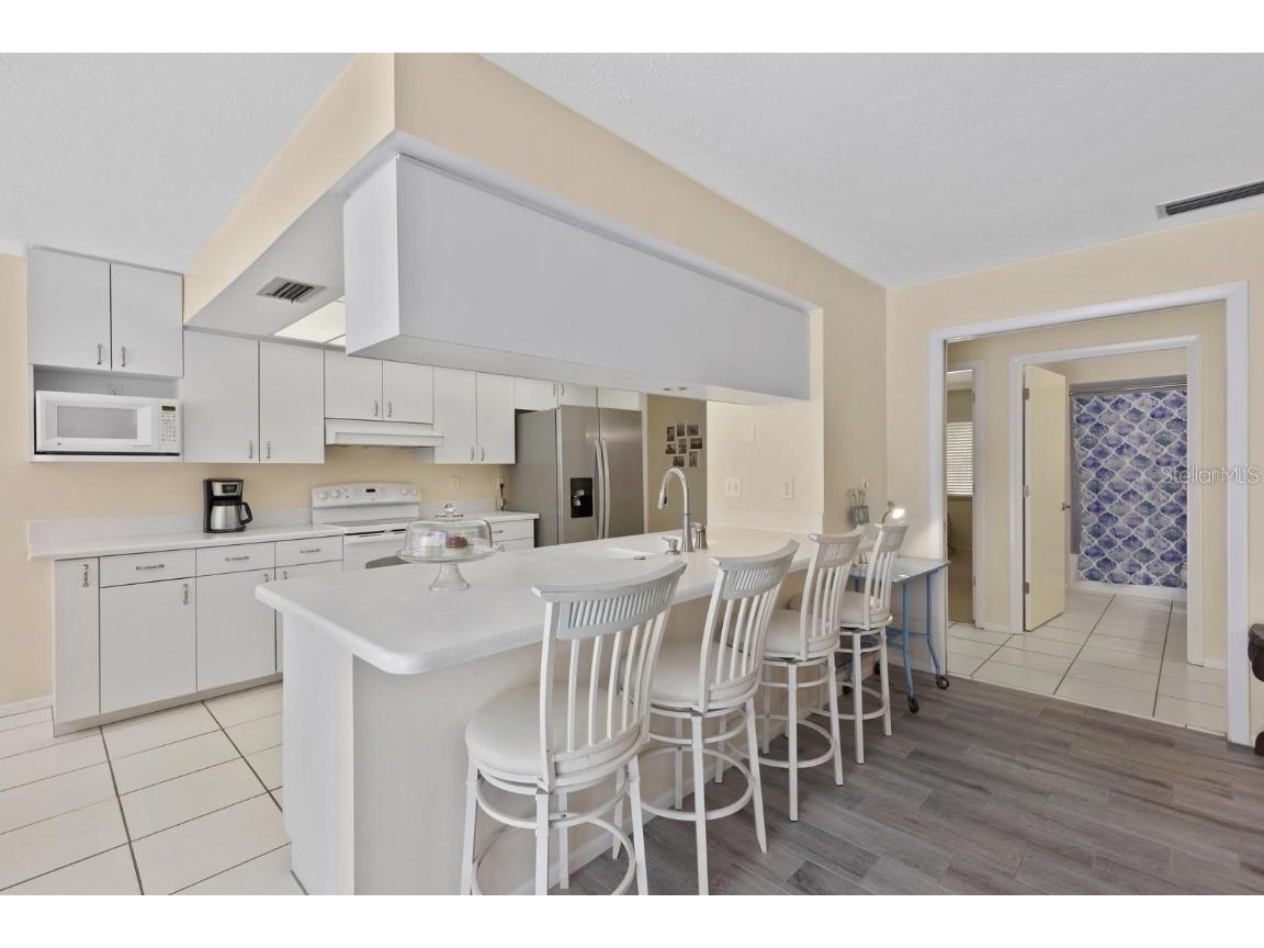 1895 Buccaneer Circle Sarasota FL 34231 A4670129 image3