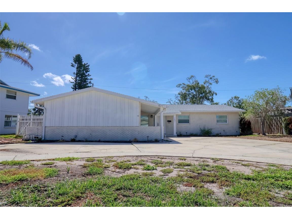 1897 Dolphin Boulevard S Saint Petersburg FL 33707 TB8392857 image1