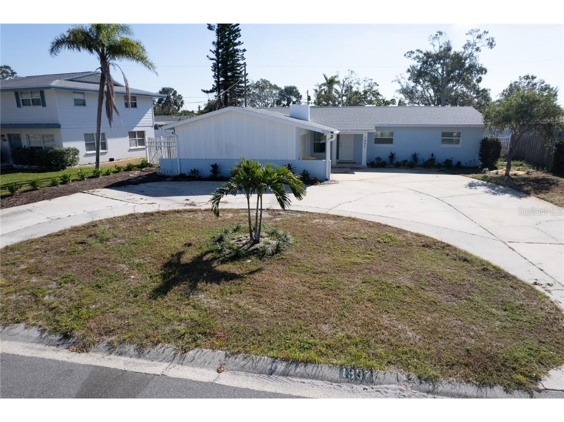 1897 Dolphin Boulevard S Saint Petersburg FL 33707 TB8454515 image1