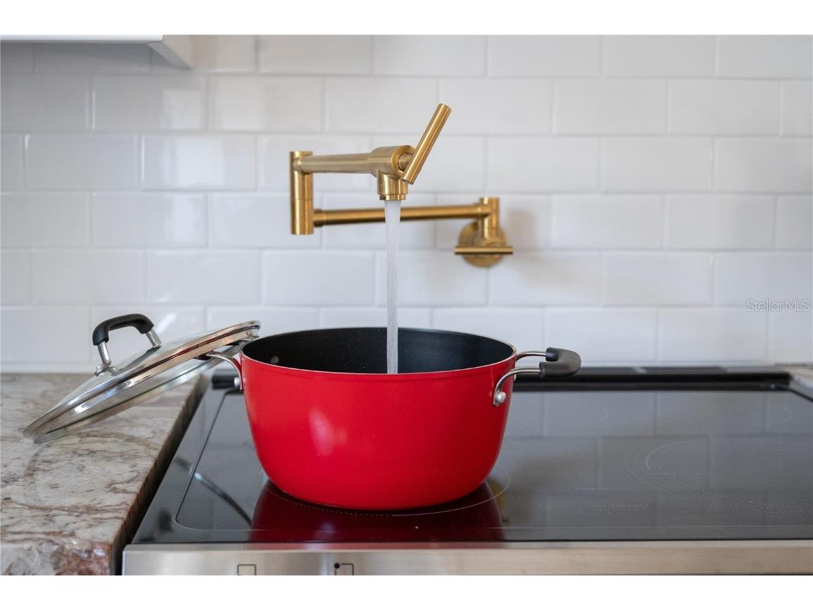 1897 Dolphin Boulevard S Saint Petersburg FL 33707 TB8454515 image11