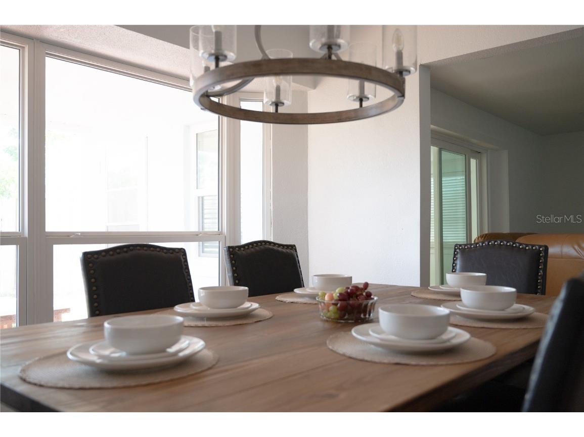 1897 Dolphin Boulevard S Saint Petersburg FL 33707 TB8454515 image15