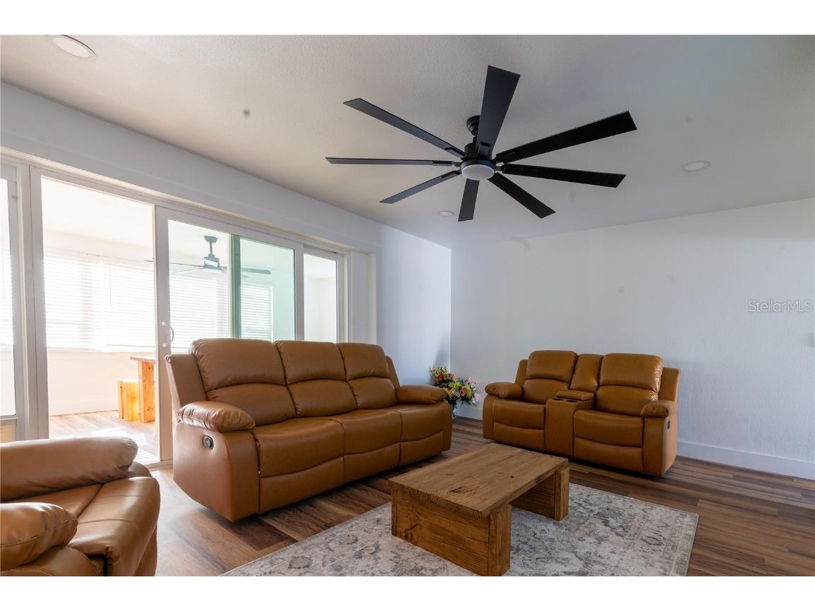 1897 Dolphin Boulevard S Saint Petersburg FL 33707 TB8454515 image16