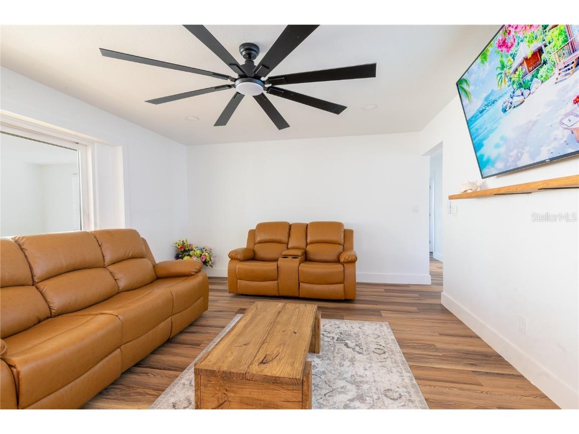 1897 Dolphin Boulevard S Saint Petersburg FL 33707 TB8454515 image18