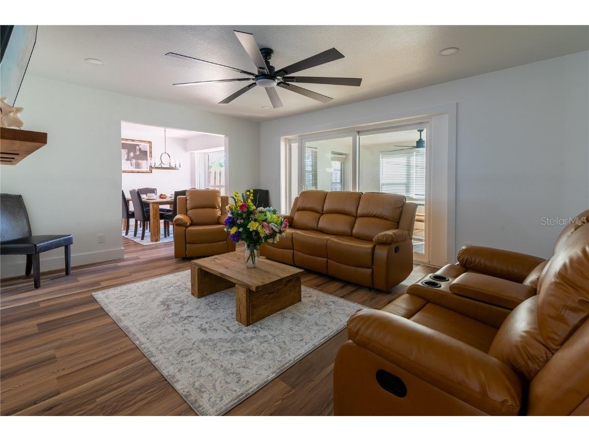 1897 Dolphin Boulevard S Saint Petersburg FL 33707 TB8454515 image19