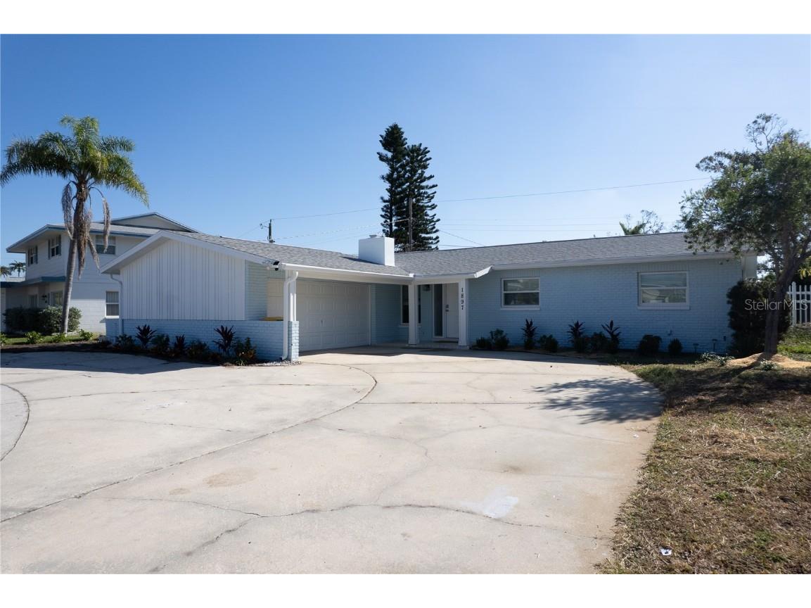 1897 Dolphin Boulevard S Saint Petersburg FL 33707 TB8454515 image2