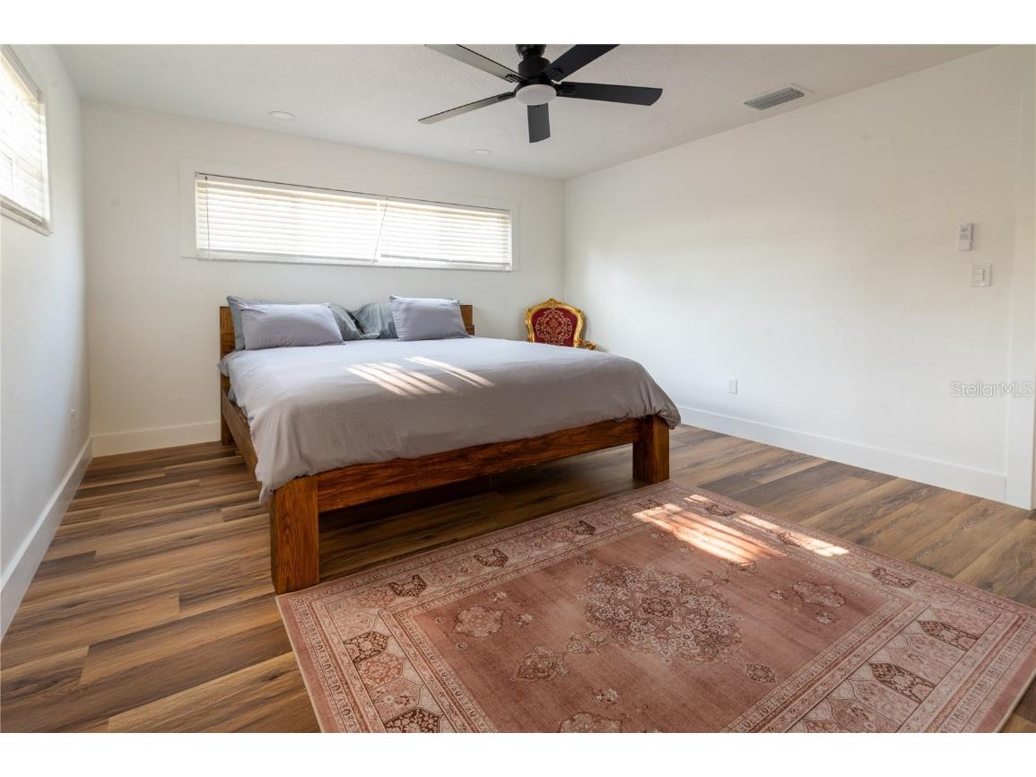 1897 Dolphin Boulevard S Saint Petersburg FL 33707 TB8454515 image20