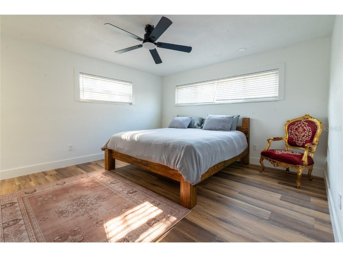 1897 Dolphin Boulevard S Saint Petersburg FL 33707 TB8454515 image21