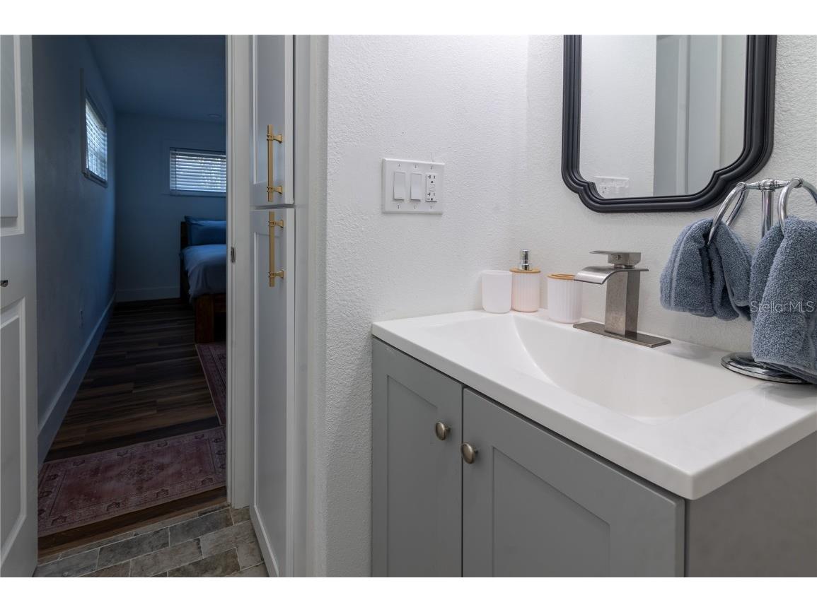 1897 Dolphin Boulevard S Saint Petersburg FL 33707 TB8454515 image23