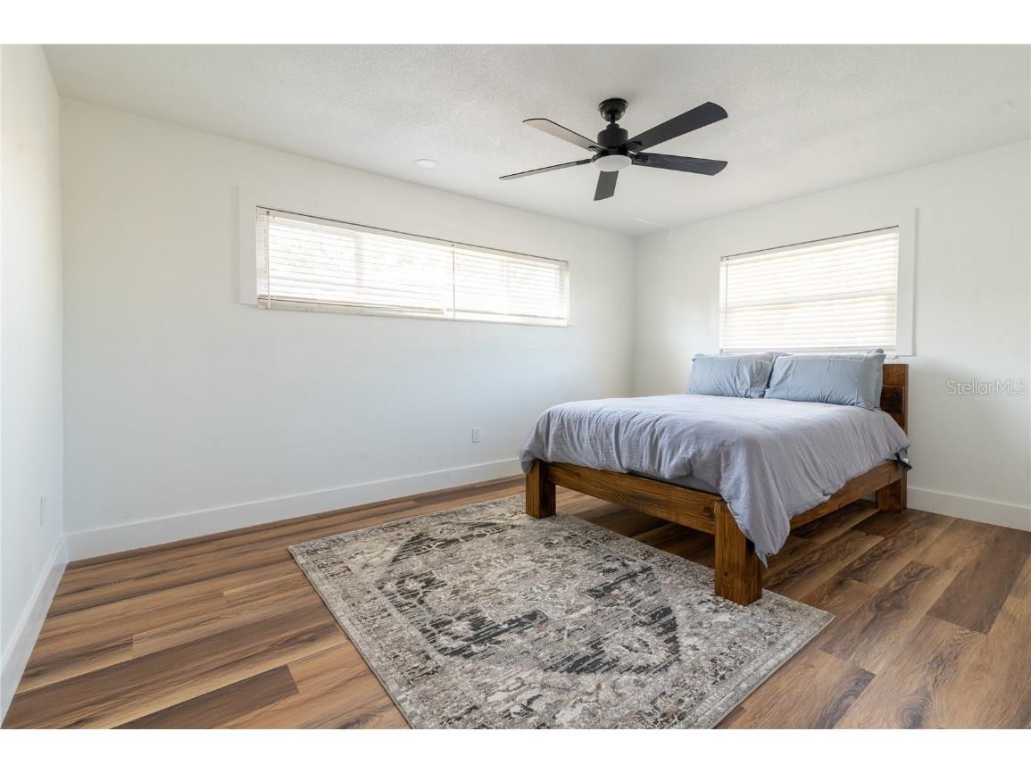 1897 Dolphin Boulevard S Saint Petersburg FL 33707 TB8454515 image24