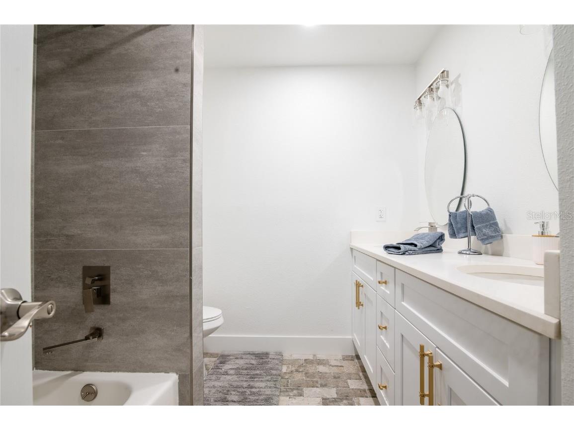 1897 Dolphin Boulevard S Saint Petersburg FL 33707 TB8454515 image25