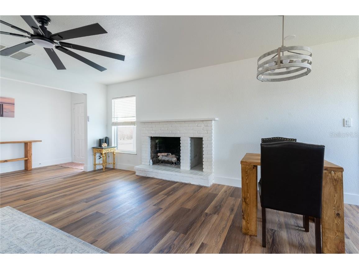 1897 Dolphin Boulevard S Saint Petersburg FL 33707 TB8454515 image6